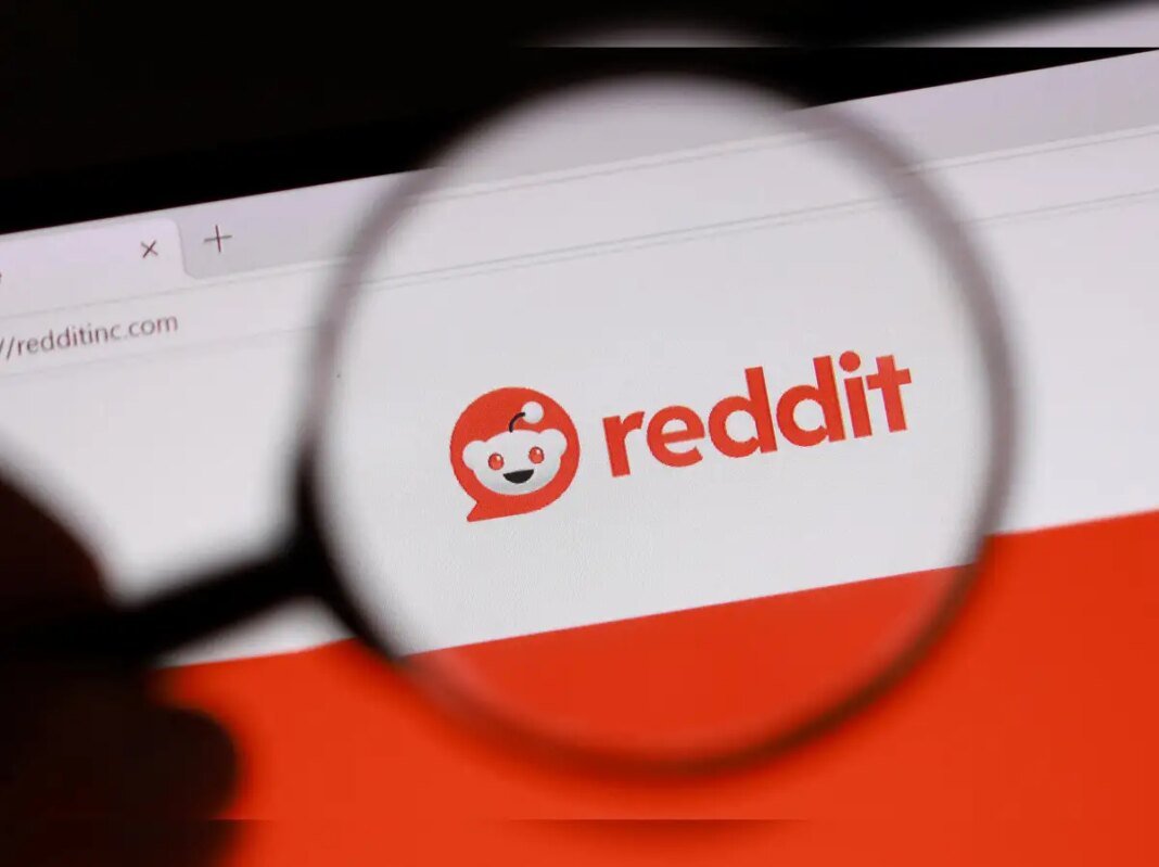 data scraping: Reddit posts search traffic declines, will push visitor sign-ins to curb data scraping data scraping: Reddit posts search traffic declines, will push visitor sign-ins to curb data scraping